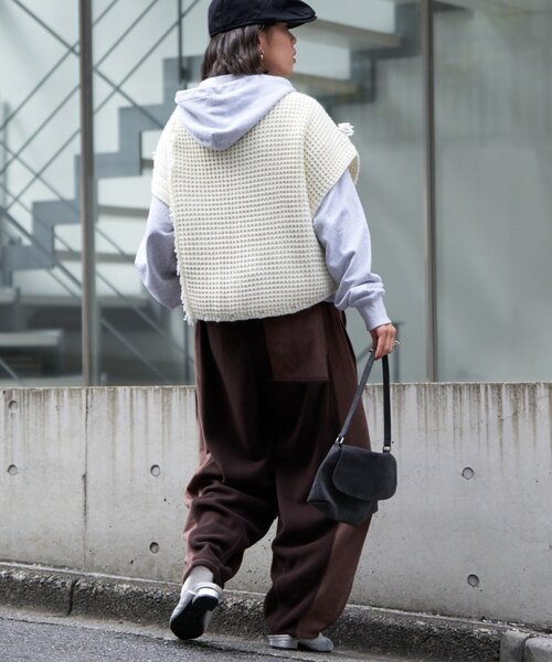 etsinta（エシンタ）の「【etsinta/エシンタ】リメイクミリタリーベスト（ニット/セーター・レディース・カーキ・ONE SIZE）」の10枚目の写真