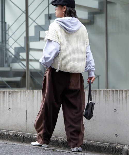 etsinta（エシンタ）の「【etsinta/エシンタ】リメイクミリタリーベスト（ニット/セーター・レディース・カーキ・ONE SIZE）」の11枚目の写真