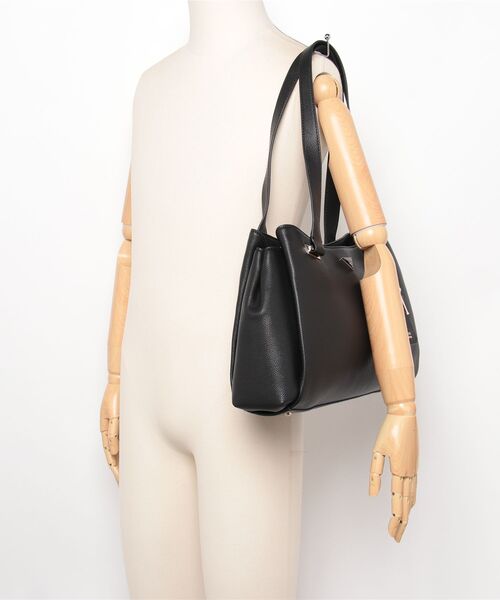 EVIE Girlfriend Carryall トートバッグ | GUESS(ゲス) JAPAN 公式