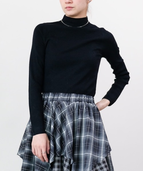 DOLLUPOOPS（ドールアップウップス）の「ソフトタッチハイネックニット（ニット/セーター・レディース・ブラック/チャコールグレー/オフホワイト・FREE）」の3枚目の写真