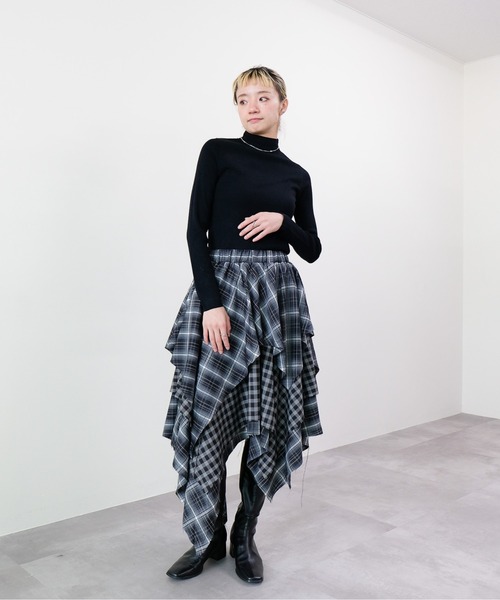 DOLLUPOOPS(ドールアップウップス)の「ソフトタッチハイネックニット(ニット/セーター・レディース・ブラック/チャコールグレー/オフホワイト・FREE)」の5枚目の写真