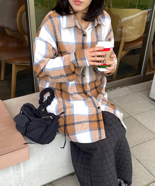 CRB(シーアールビー)の「裏ボアチェックシャツ(シャツ/ブラウス・レディース・レッド/キャメル/ネイビー/ブラック/ブルー・F)」の11枚目の写真