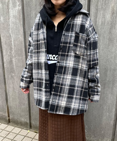 CRB(シーアールビー)の「裏ボアチェックシャツ(シャツ/ブラウス・レディース・レッド/キャメル/ネイビー/ブラック/ブルー・F)」の15枚目の写真