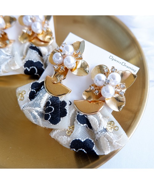 tone（トーン）の「【R】874  ゴールドフラワー×刺繍リボンピアス(MA)（ピアス（両耳用）・レディース・ゴールド・FREE）」の3枚目の写真