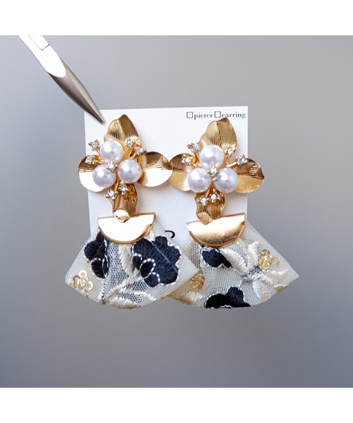 tone（トーン）の「【R】874  ゴールドフラワー×刺繍リボンピアス(MA)（ピアス（両耳用）・レディース・ゴールド・FREE）」の5枚目の写真