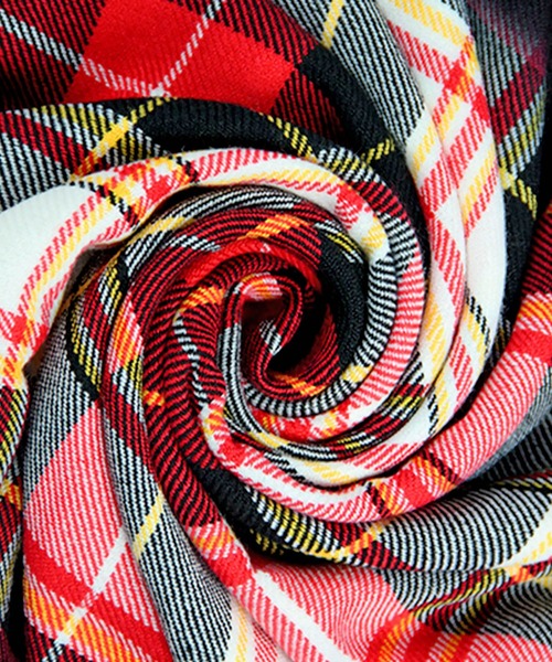 OSYAREVO（オシャレボ）の「マフラー チェック柄 大判（マフラー・レディース・ブラック×レッド/レッド・FREE）」の5枚目の写真