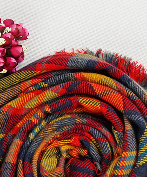 OSYAREVO（オシャレボ）の「マフラー チェック柄 大判（マフラー・レディース・ブラック×レッド/レッド・FREE）」の8枚目の写真