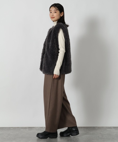 LAKOLE（ラコレ）の「12ゲージリブタートルニットプルオーバー / 634869（ニット/セーター・レディース・ブラウン/アイボリー/ブラック/チャコールグレー/レッド・FREE）」の9枚目の写真