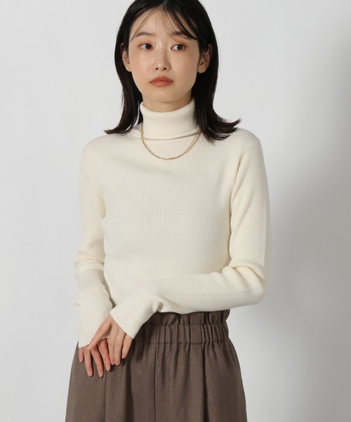 LAKOLE（ラコレ）の「12ゲージリブタートルニットプルオーバー / 634869（ニット/セーター・レディース・ブラウン/アイボリー/ブラック/チャコールグレー/レッド・FREE）」の11枚目の写真