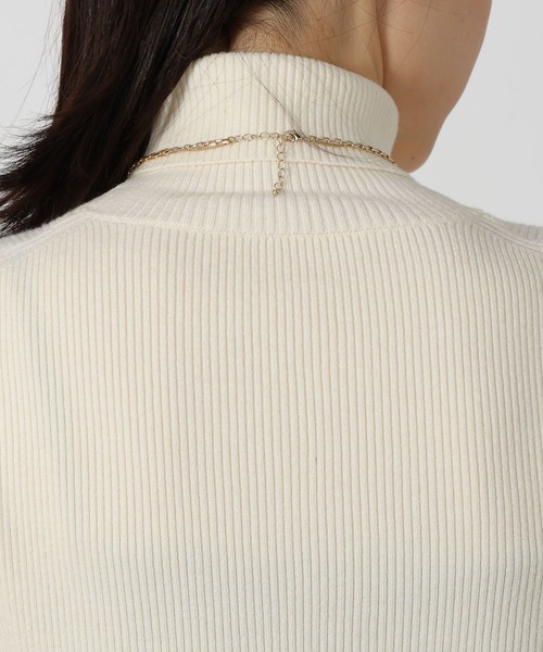 LAKOLE（ラコレ）の「12ゲージリブタートルニットプルオーバー / 634869（ニット/セーター・レディース・ブラウン/アイボリー/ブラック/チャコールグレー/レッド・FREE）」の20枚目の写真