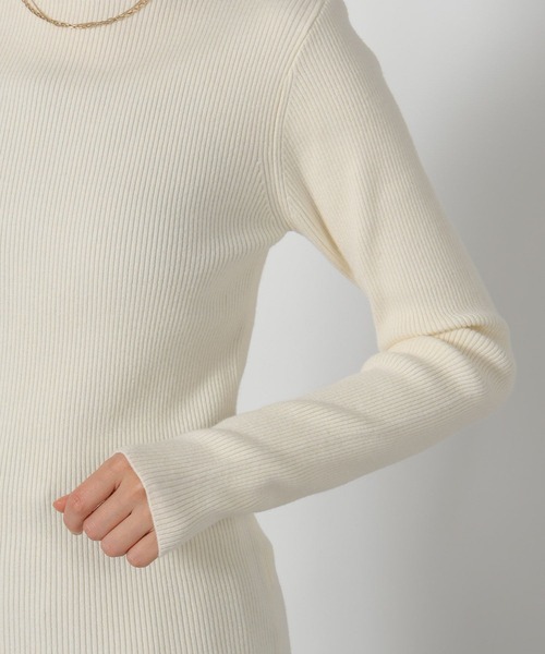 LAKOLE（ラコレ）の「12ゲージリブタートルニットプルオーバー / 634869（ニット/セーター・レディース・ブラウン/アイボリー/ブラック/チャコールグレー/レッド・FREE）」の22枚目の写真