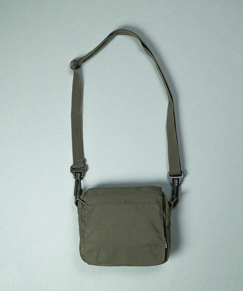 ８(eight)（エイト）の「コンパクトショルダーバッグ（ショルダーバッグ・メンズ・ブラック/オリーブ/カモフラージュ・FREE）」の2枚目の写真