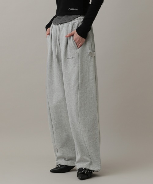 AVANDRESS(アバンドレス )の「AVANDRESS/スナップボタンパンツ(スウェットパンツ・レディース・ライトグレー/ブラック・X-SMALL)」の2枚目の写真