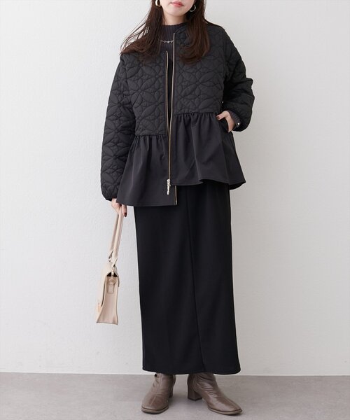 natural couture（ナチュラルクチュール）の「フラワーキルティングペプラムジャケット（ノーカラージャケット・レディース・アイボリー/ブラック・FREE）」の9枚目の写真