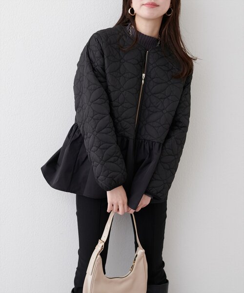 natural couture（ナチュラルクチュール）の「フラワーキルティングペプラムジャケット（ノーカラージャケット・レディース・アイボリー/ブラック・FREE）」の12枚目の写真