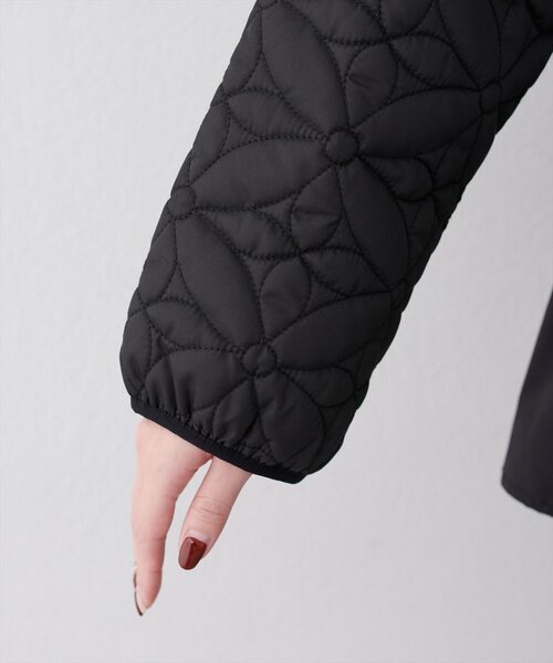 natural couture（ナチュラルクチュール）の「フラワーキルティングペプラムジャケット（ノーカラージャケット・レディース・アイボリー/ブラック・FREE）」の18枚目の写真