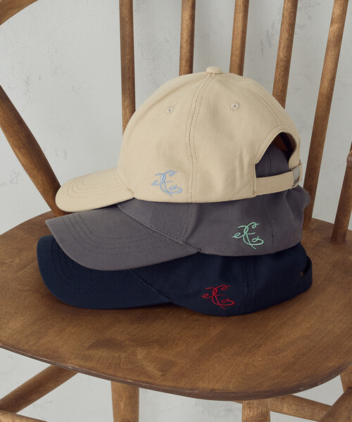 COMME CA ISM（コムサイズム）の「ロゴ刺繍キャップ（キャップ・レディース・ベージュ/ネイビー/チャコール・FREE）」の6枚目の写真