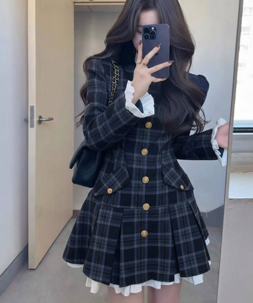 lulufa(ルルファ)の「チェック柄 ゴールドボタン ミニワンピース / 韓国 ガーリー サブカル 地雷系(ワンピース・レディース・ネイビー系・FREE)」の6枚目の写真
