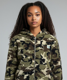 BORN SLIPPY（ボーンスリッピー）の「Soft Camo Essential Fleece Hoodie (Khaki)（その他アウター）」