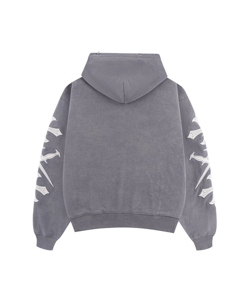 UNKNOWN LONDON(アンノウン・ロンドン)の「ジップフーディ|Dagger Cross Leather Patch Zip Hoodie|Unknown London(パーカー・メンズ・グレー/ブラック・MEDIUM/SMALL/X-LARGE/LARGE)」の3枚目の写真