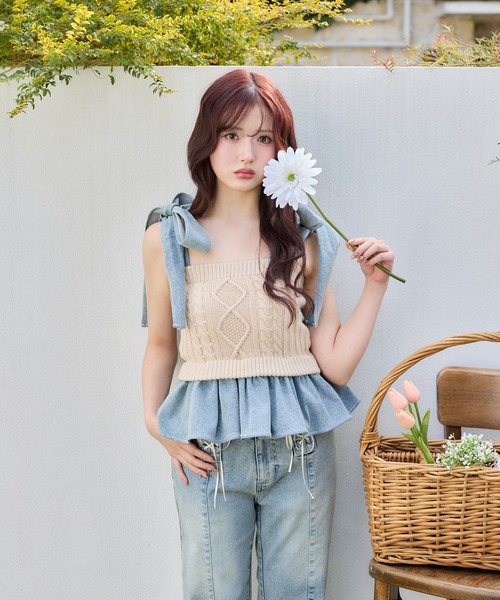 one after another NICE CLAUP（ワンアフターアナザーナイスクラップ）の「【Denim Collection】肩リボンニットビスチェ（その他トップス・レディース・アイボリー/ベージュ/杢グレー・FREE）」の3枚目の写真