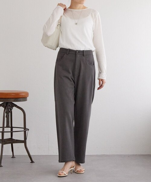 BEARDSLEY（ビアズリー）の「コットン裏毛バレルパンツ（その他パンツ・レディース・ベージュ/チャコールグレー・1/0）」の3枚目の写真