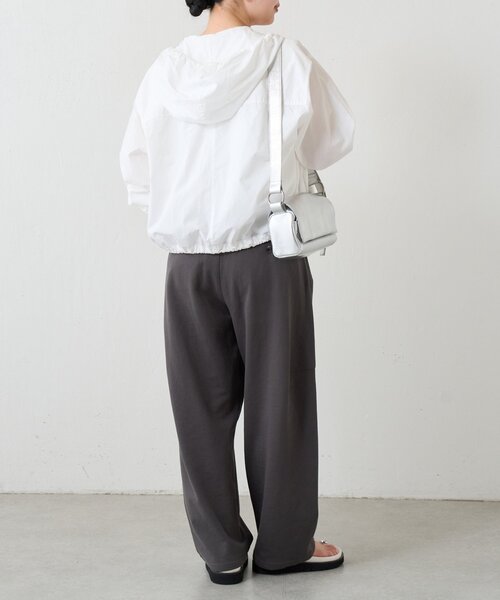 BEARDSLEY（ビアズリー）の「コットン裏毛バレルパンツ（その他パンツ・レディース・ベージュ/チャコールグレー・1/0）」の9枚目の写真