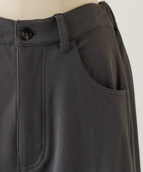 BEARDSLEY（ビアズリー）の「コットン裏毛バレルパンツ（その他パンツ・レディース・ベージュ/チャコールグレー・1/0）」の17枚目の写真