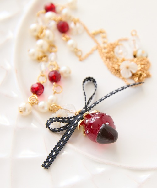 Rose Tiara(ローズティアラ)の「チョコがけいちごのネックレス(ネックレス・レディース・レッド/ピンク・FREE)」の5枚目の写真