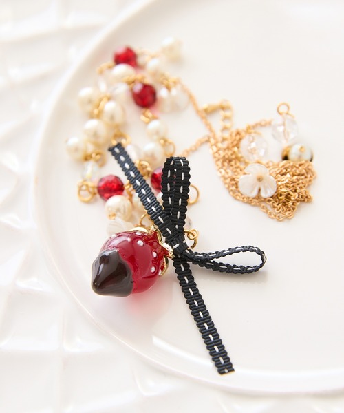 Rose Tiara(ローズティアラ)の「チョコがけいちごのネックレス(ネックレス・レディース・レッド/ピンク・FREE)」の6枚目の写真