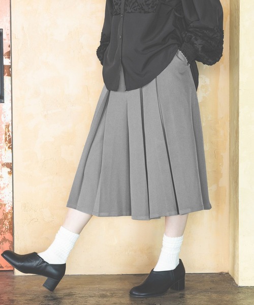 niko and...（ニコアンド）の「フロントプリーツハーフパンツ（その他パンツ・レディース・グレー/ブラック・LARGE/MEDIUM）」の2枚目の写真