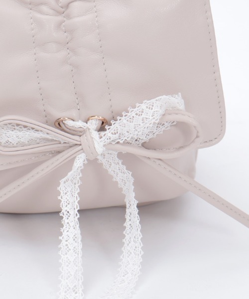 axes femme（アクシーズファム）の「ドロストリボンギャザーバッグ（ボストンバッグ・レディース・ブラック/グレイッシュベージュ・FREE）」の13枚目の写真