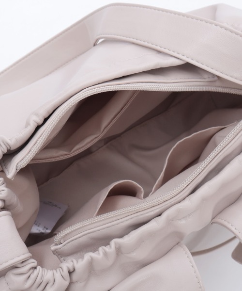 axes femme（アクシーズファム）の「ドロストリボンギャザーバッグ（ボストンバッグ・レディース・ブラック/グレイッシュベージュ・FREE）」の18枚目の写真