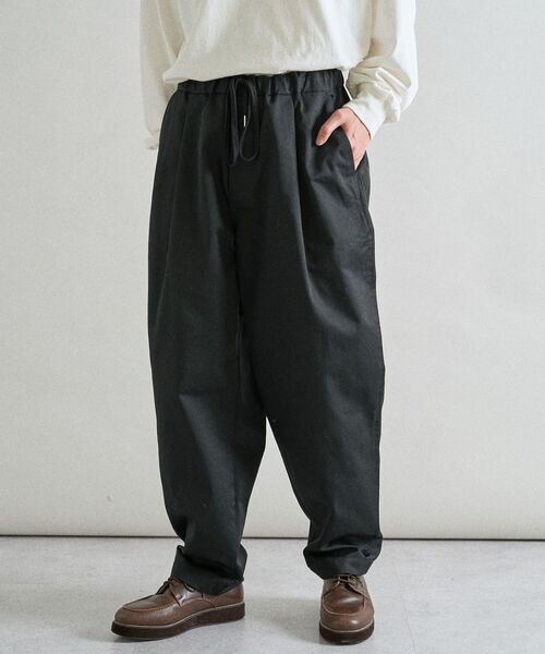 CRAFT STANDARD BOUTIQUE（クラフトスタンダードブティック）の「イージーワイドテーパードパンツ（その他パンツ・メンズ・ベージュ/ブラック/カーキ・M/L）」の2枚目の写真