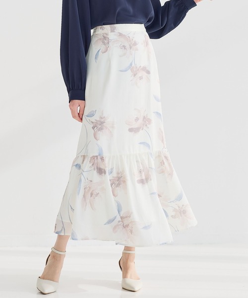 Andemiu(アンデミュウ)の「アートフラワーフレアスカート639353(スカート・レディース・アイボリー/ネイビー・SMALL/MEDIUM)」の2枚目の写真