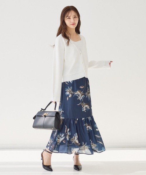 Andemiu(アンデミュウ)の「アートフラワーフレアスカート639353(スカート・レディース・アイボリー/ネイビー・SMALL/MEDIUM)」の22枚目の写真
