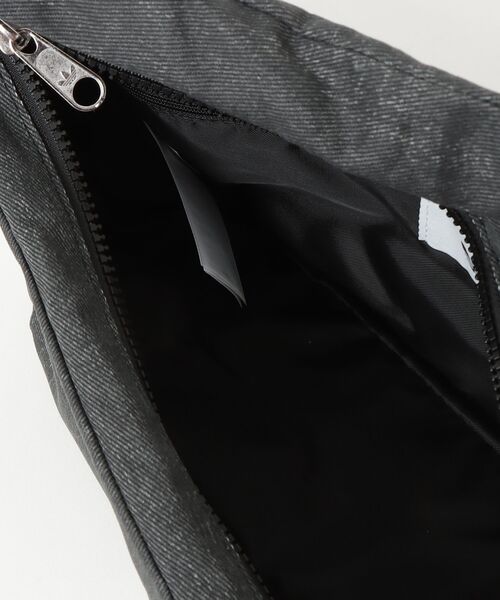 adidas（アディダス）の「スモールショルダーバッグ ウォッシュエフェクト / アディダスオリジナルス adidas Originals（ショルダーバッグ・メンズ・ブラック/ブルー・FREE）」の10枚目の写真
