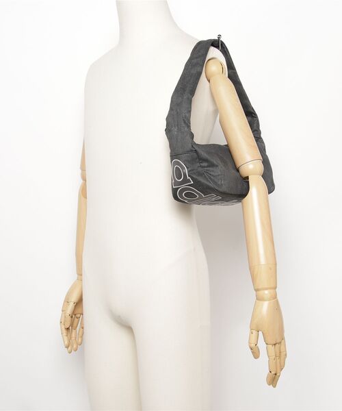 adidas（アディダス）の「スモールショルダーバッグ ウォッシュエフェクト / アディダスオリジナルス adidas Originals（ショルダーバッグ・メンズ・ブラック/ブルー・FREE）」の11枚目の写真