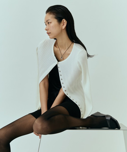 DRWCYS（ドロシーズ）の「スナップボタンリブカーデ（ニット/セーター・レディース・ブラック/グレー/オフホワイト・FREE）」の7枚目の写真