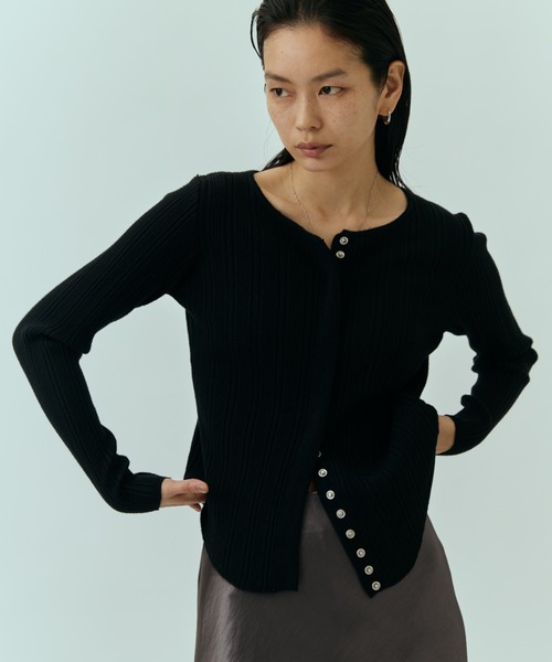 DRWCYS（ドロシーズ）の「スナップボタンリブカーデ（ニット/セーター・レディース・ブラック/グレー/オフホワイト・FREE）」の18枚目の写真