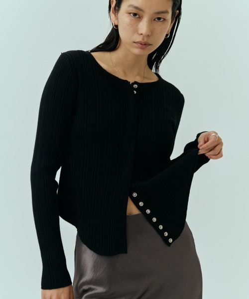 DRWCYS（ドロシーズ）の「スナップボタンリブカーデ（ニット/セーター・レディース・ブラック/グレー/オフホワイト・FREE）」の19枚目の写真