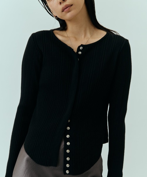 DRWCYS（ドロシーズ）の「スナップボタンリブカーデ（ニット/セーター・レディース・ブラック/グレー/オフホワイト・FREE）」の21枚目の写真