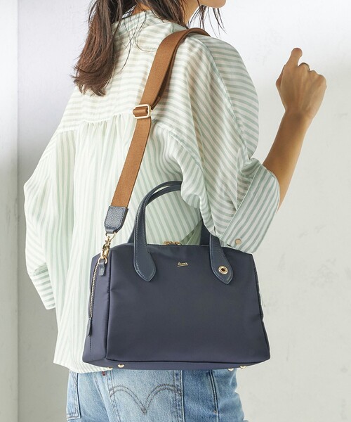 Beau're（ヴュレ）の「BEAURE: ナイロン スクエア テープ ボストン（ボストンバッグ・レディース・ブラック/ネイビー・ONE SIZE）」の9枚目の写真