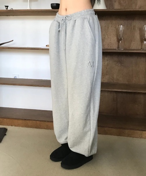セール】◇MUCENT◇ブランド直輸入正規品/LASH METAL LOGO JOGGER