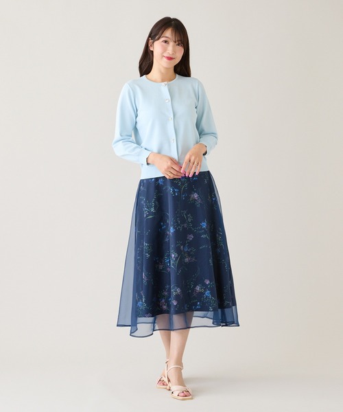 Rose Tiara（ローズティアラ）の「フラワープリントフレアスカート（スカート・レディース・ベージュ/ネイビー・42/46）」の2枚目の写真