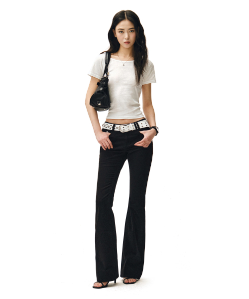 DECET WOMEN(デケット ウーマン)の「(コットン)Signature スリム ローライズ フレアジーンズ DCWPT006BLACKCT(デニムパンツ・レディース・その他・X-SMALL/SMALL/MEDIUM/LARGE)」の6枚目の写真