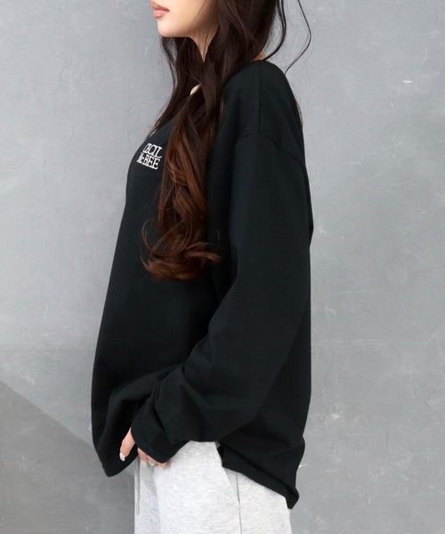 CECIL McBEE(セシルマクビー)の「刺繍ロゴカットプルオーバー(Tシャツ/カットソー・レディース・オフホワイト/ブラック・LARGE/MEDIUM)」の6枚目の写真