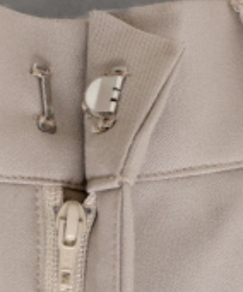 HUG.U（ハグユー）の「「 洗濯機で洗える 」 ジャケット × パンツ 2点セット スーツ（スーツセット・レディース・ベージュ/ダークグレー/ブラック・L(レギュラー丈)/M(レギュラー丈)/L(トール丈)/M(トール丈)）」の20枚目の写真