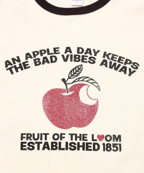 FRUIT OF THE LOOM(フルーツオブザルーム)の「19/-スラブ天竺Tシャツ4 / 半袖 リンゴ&メッセージ プリント Tシャツ / ヴィンテージ風(Tシャツ/カットソー・メンズ・アイボリー/ホワイト・L/M/S)」の5枚目の写真