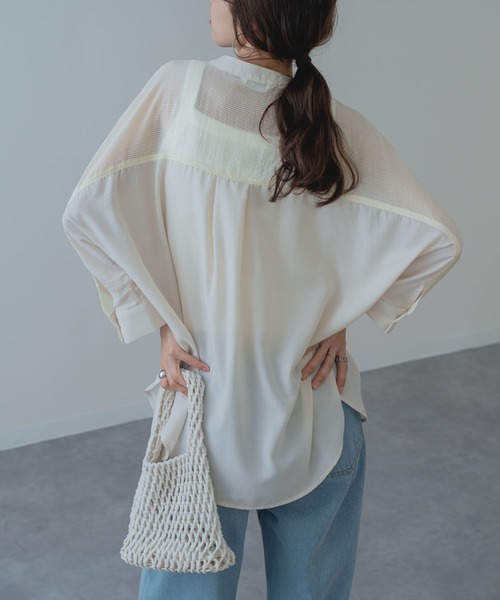 ANNA LUNA(アンナルナ)の「【ANNA LUNA】異素材切替 で魅せる ドルマン ブラウス(シャツ/ブラウス・レディース・ブラック/ベージュ/ブルー・MEDIUM)」の5枚目の写真